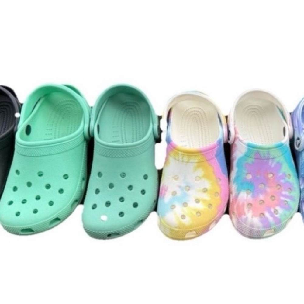 Crocs - Size 7 Women’s 5 in Men’s -  In different colors